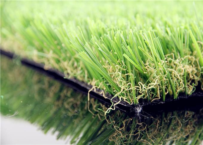 装飾的な庭の人工的な泥炭の偽の草の芝生16800のステッチ/平方メートル密度 0
