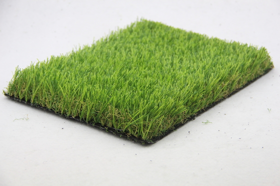 中国 家の庭の人工的な草を美化して住宅のための35mmを草でおおいなさい サプライヤー