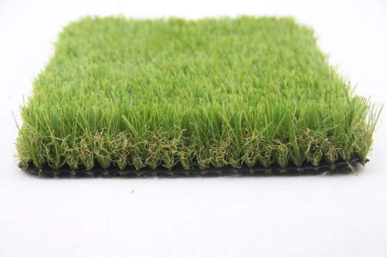 中国 草を美化するための25mm装飾的なカーペットのプラスチック草の庭を草でおおいなさい サプライヤー