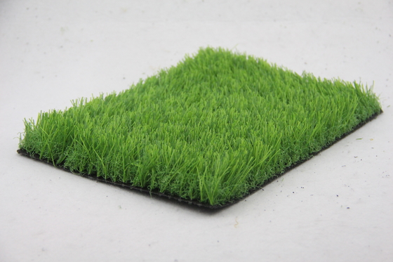 中国 庭の美化の35MM着色された人工的な草中型密度 サプライヤー