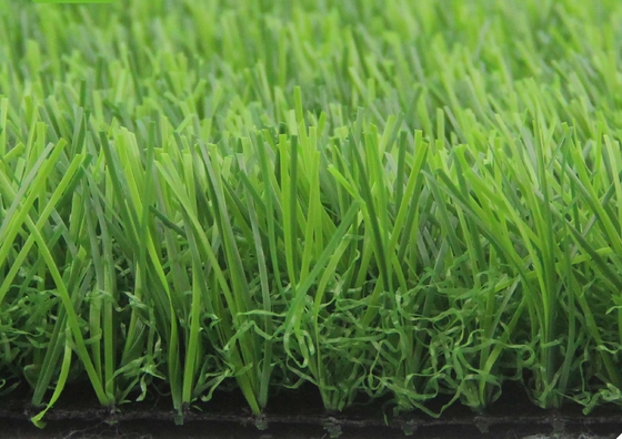 中国 屋外の庭の人工的な草水保持6000 Dtex サプライヤー