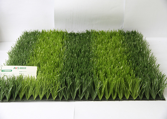 中国 AVGの高い伸縮性のサッカー競技場の人工的な草50MM深緑色色 サプライヤー