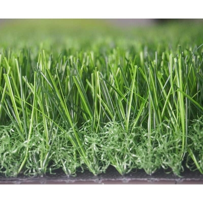 中国 安全巻き毛PPEの庭の人工的な草50Mmの緑の敷物のカーペット サプライヤー