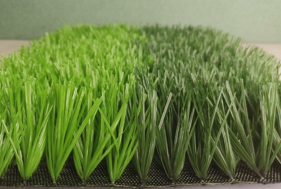 中国 国際サッカー連盟はフットボールのための人工的な泥炭50mmのサッカーの人工的な草を承認した サプライヤー