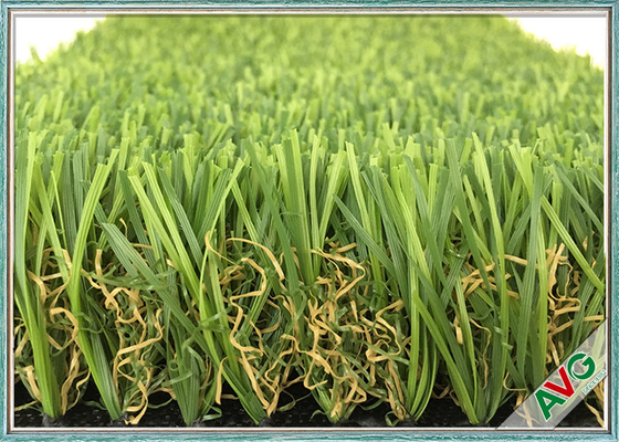 中国 Wは表面の12800 Dtexを振っている屋外の総合的な草/人工的な草を形づける サプライヤー