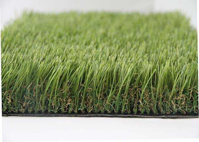 緑に美化に人工的な草のよい高密度および費用効果が大きく立つこと 0