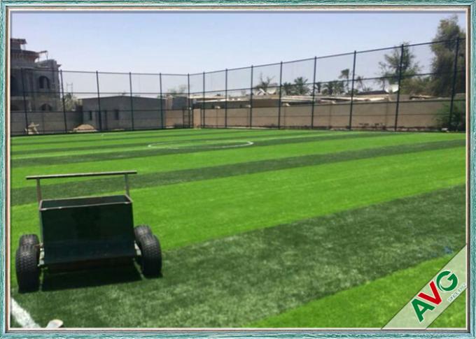 屋外の緑のフットボール競技場の人工的な草ピッチの総合的な人工的なサッカーの芝生 0