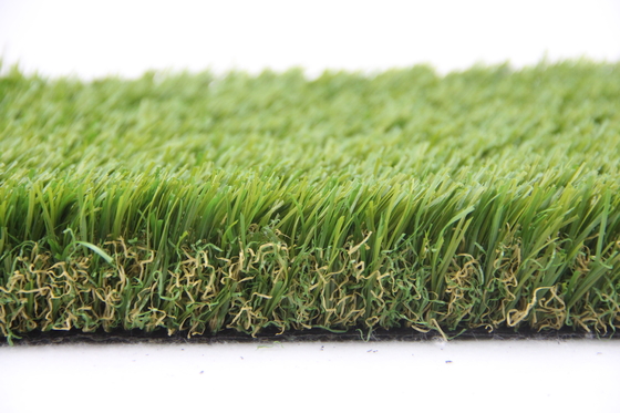 中国 50MM Cespedの人工的な草の総合的な草色の庭のカーペット草 サプライヤー