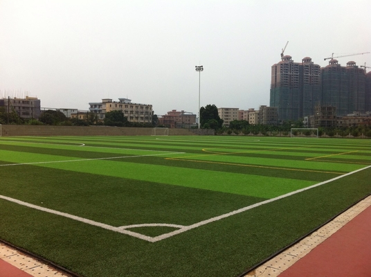 中国 緑のフットボールの運動場の総合的な草、外側のための運動場の擬似草 サプライヤー