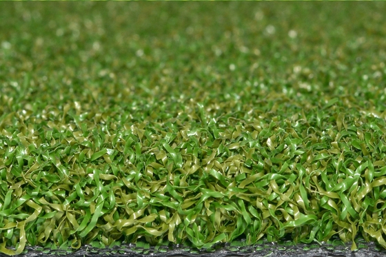 中国 ゴルフ泥炭13mm人工的な草に多使用人工的な草のゴルフ草のためのカーペットを敷くため サプライヤー