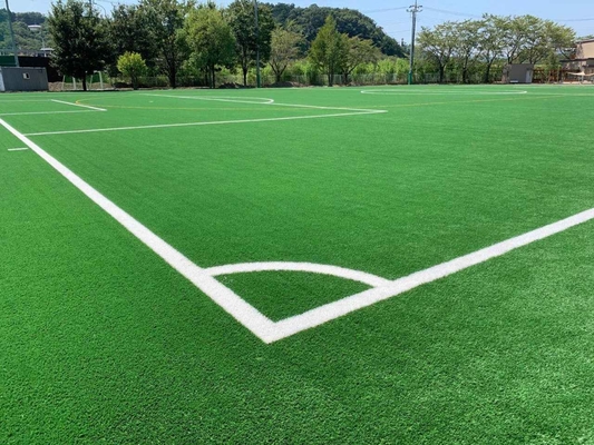 中国 国際サッカー連盟はフットボールのサッカーの人工的な草のサッカーの泥炭のカーペットを承認した サプライヤー