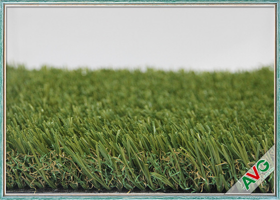 中国 緑色の顕著な屋外の庭の偽造品の草13200のDtexの十分の表面 サプライヤー