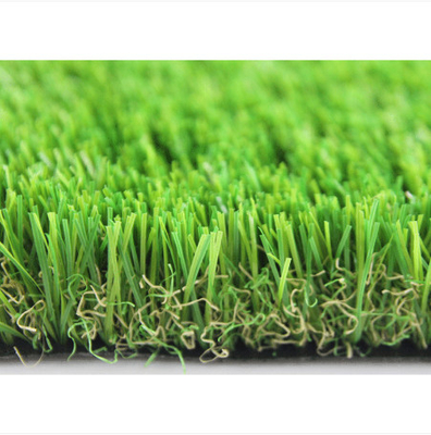 中国 景色の芝生の庭の擬似草のカーペットのよい剛さ50mmの高さ サプライヤー