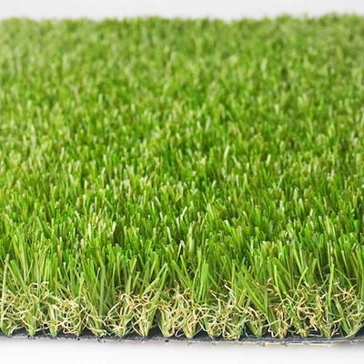 中国 Gazonの緑の敷物ロール総合的な泥炭のLangscapingのための人工的なカーペット草 サプライヤー
