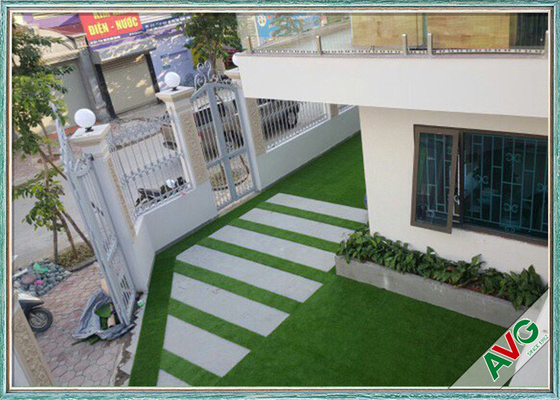 中国 屋内/屋外の庭区域のための人工的な草を美化する35mmの経済 サプライヤー