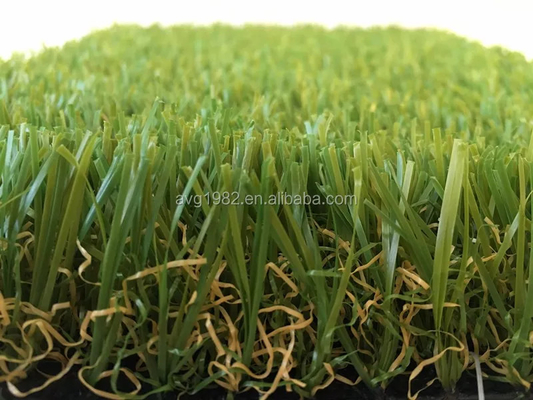 中国 最も経済的な美化の草を美化する庭のための柔らかい感じるMonofilのPEそしてカールされたPPの人工的な草 サプライヤー