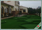 緑色の顕著な屋外の庭の偽造品の草13200のDtexの十分の表面 サプライヤー