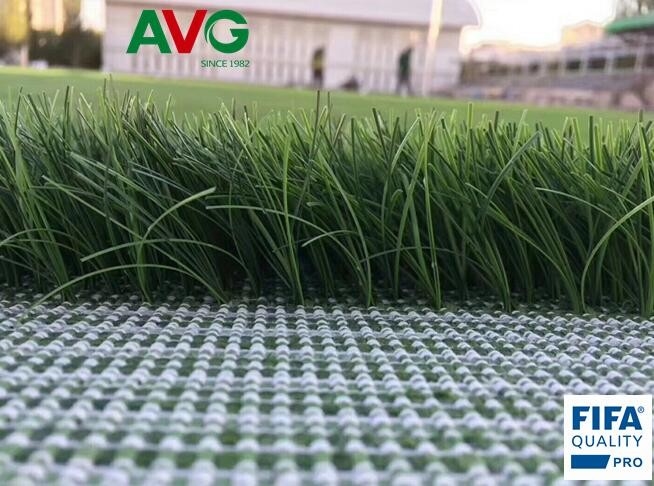 最新の会社ニュース AVGは最初の編まれた草システム中国の来る  2